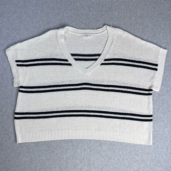 Carly Jean Los Angeles Sweaters - Carly Jean Los Angeles V-Neck Sweater White with Black Stripes